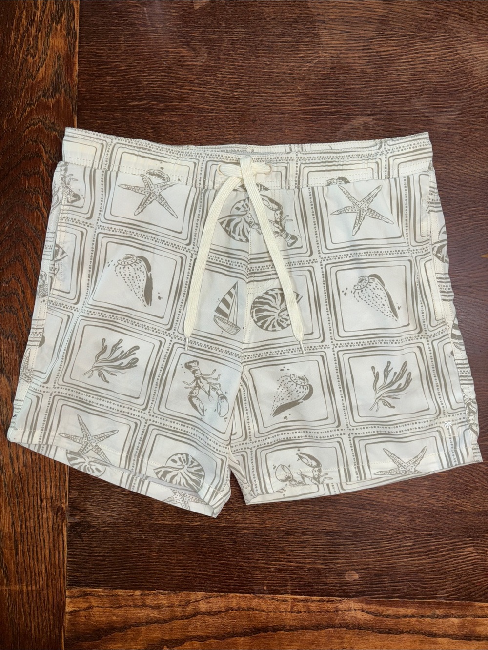 NWOT Malibu Men’s Ivory Swim Bermudas with Sea Motif Size Large